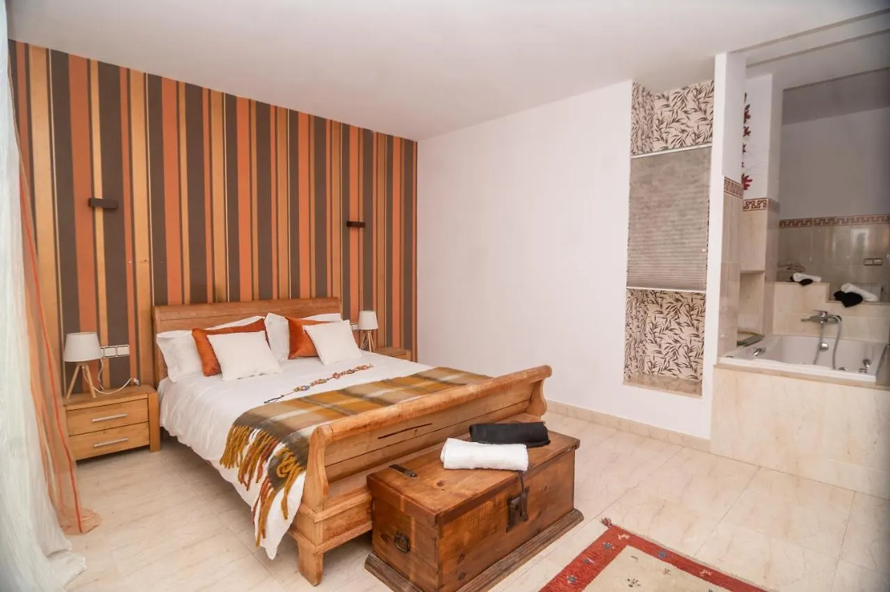 Gran Apartamento De 4 Habitaciones En 시체스 0*,